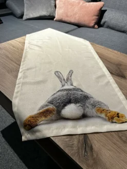 Chemin de table lapin de dos ROGER