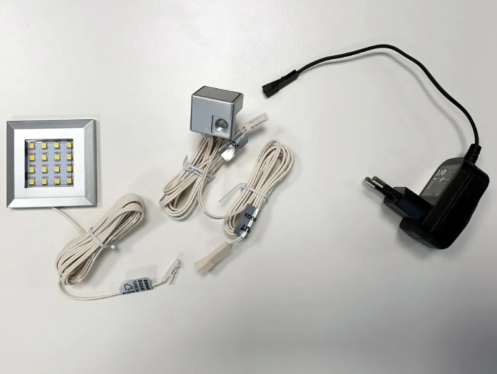 Wohn-Concept Accessoires<Eclairage LED sous tablette 99 FM WW 90