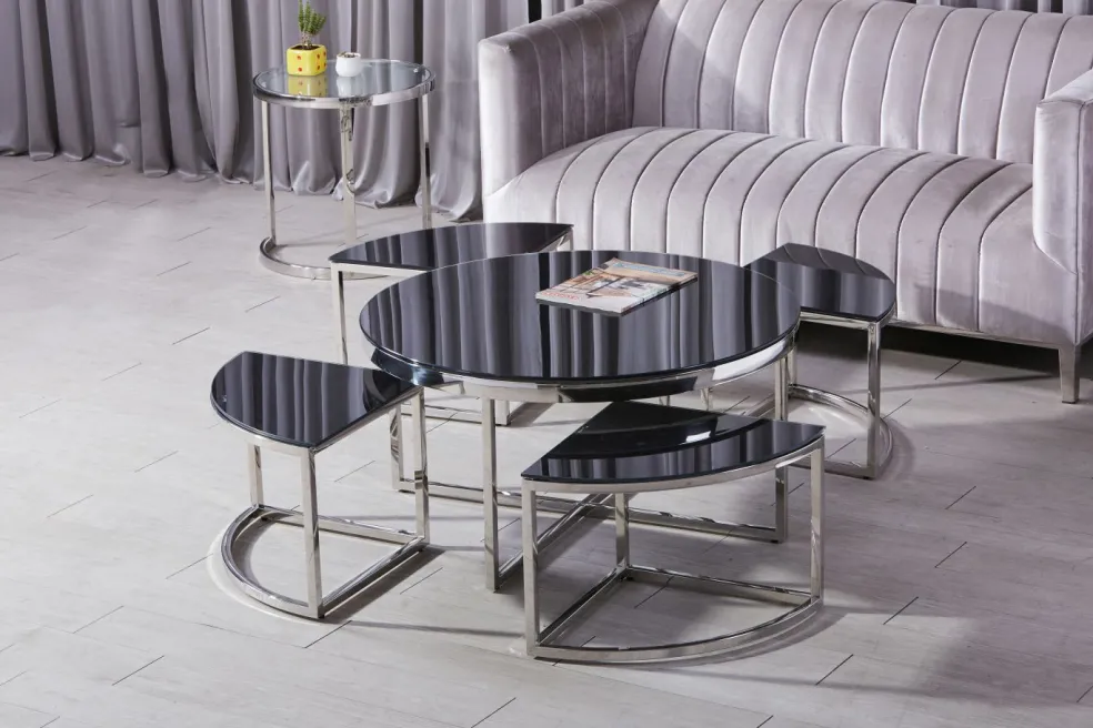 Lot de 5 tables basses C90