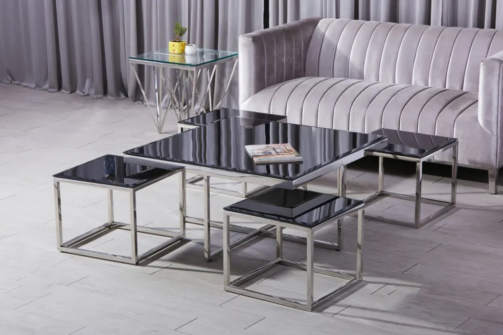 Lot de 5 tables basses C94